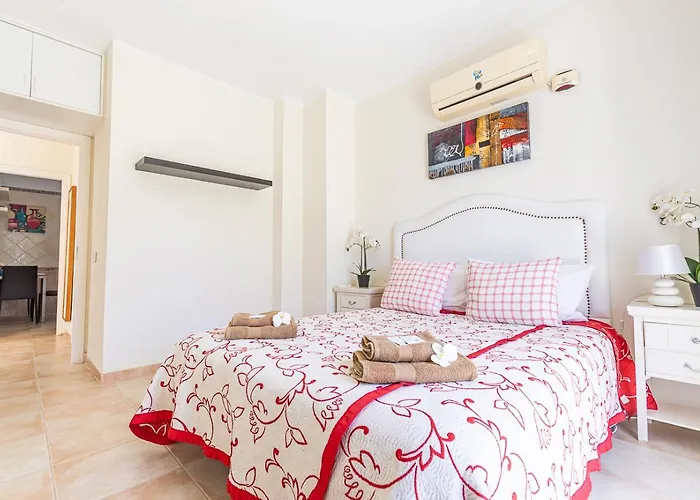 Cozy In Madronal De Fanabe With Large Private Pool Villa Costa Adeje (Tenerife)