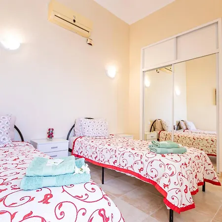 Cozy In Madronal De Fanabe With Large Private Pool Villa